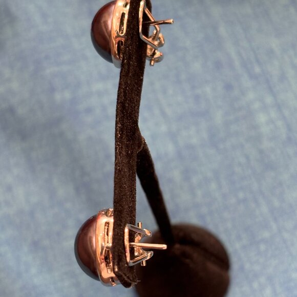 Grey Pearl Style Earring in Bezel Setting - Picture 7 of 9